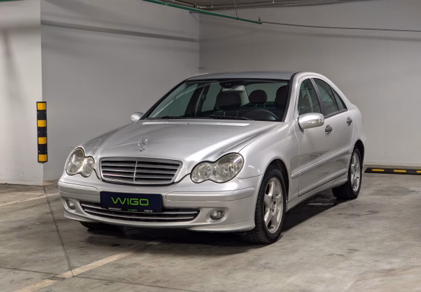 Mercedes-Benz C 220 (3)