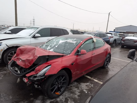 Tesla Model 3 (1)