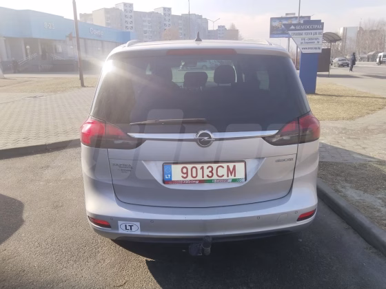 Opel Zafira (1)