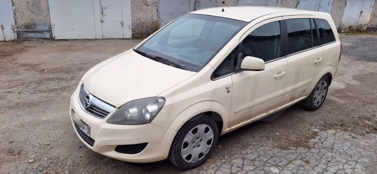 Opel Zafira (2)