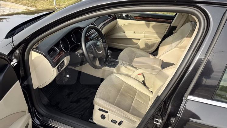 Skoda Superb (8)