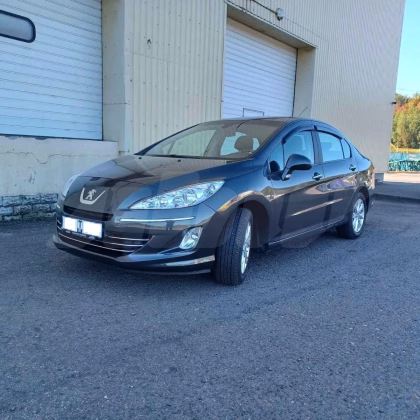 Peugeot 408 (9)