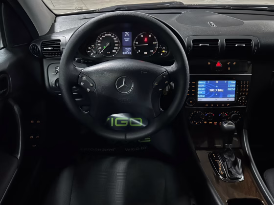 Mercedes-Benz C 220 (13)