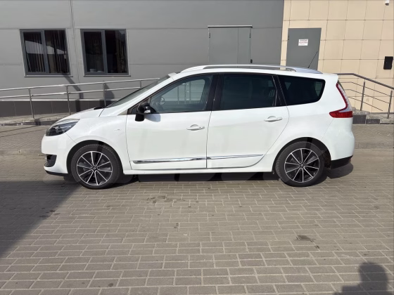Renault Scenic (2)