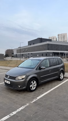 Volkswagen Touran (4)