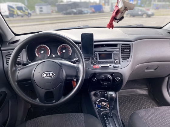 Kia Rio (14)