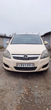 Opel Zafira (1)