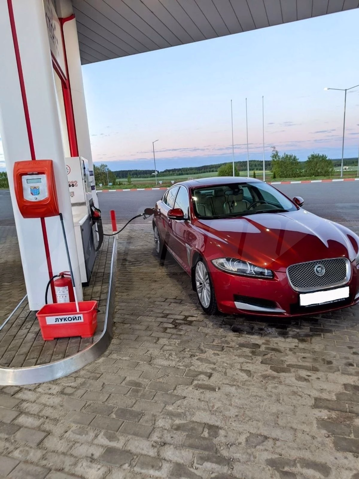 Jaguar XF