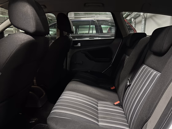 Ford Focus (10)