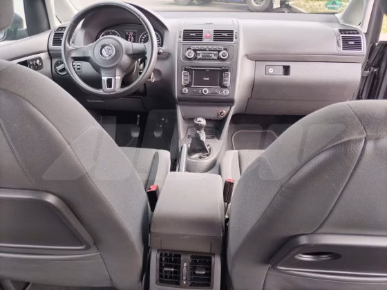 Volkswagen Touran (7)