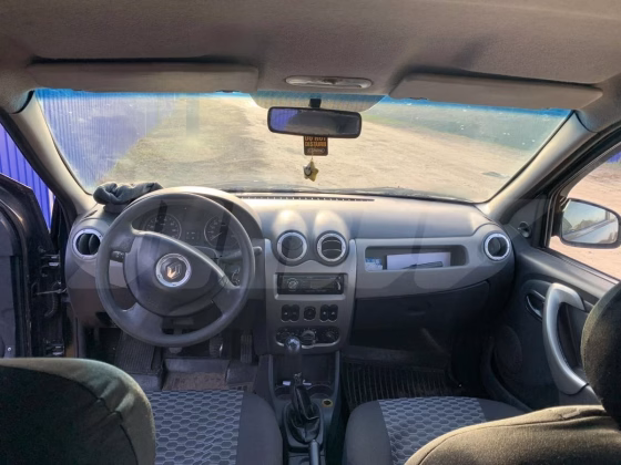 Renault Logan (3)