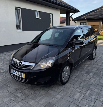 Opel Zafira (1)