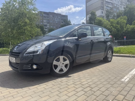 Peugeot 5008 (1)