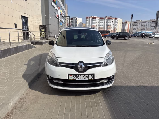 Renault Scenic (9)
