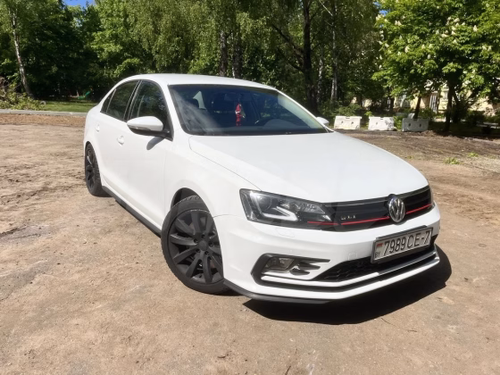 Volkswagen Jetta (10)