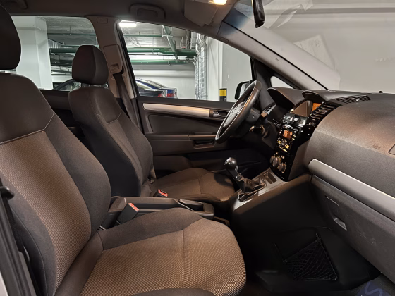 Opel Zafira (12)