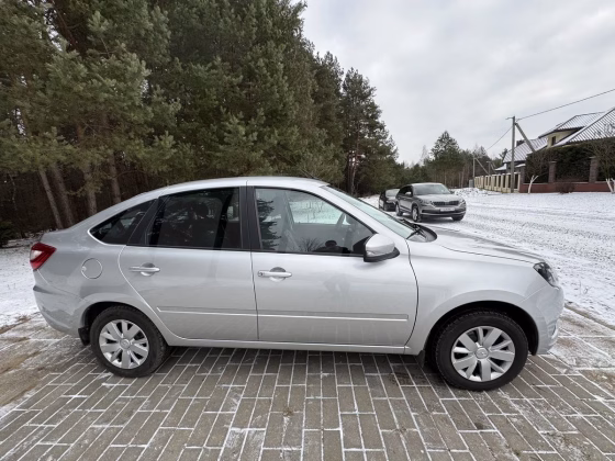 Lada Granta (8)