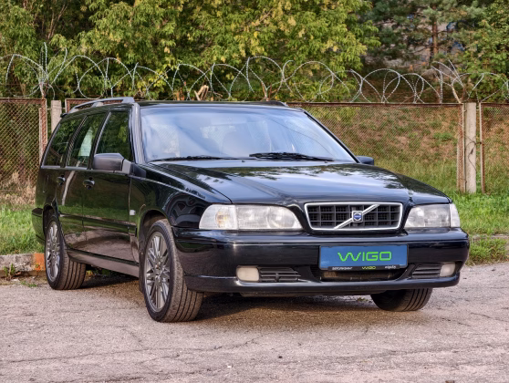 Volvo V70 (1)