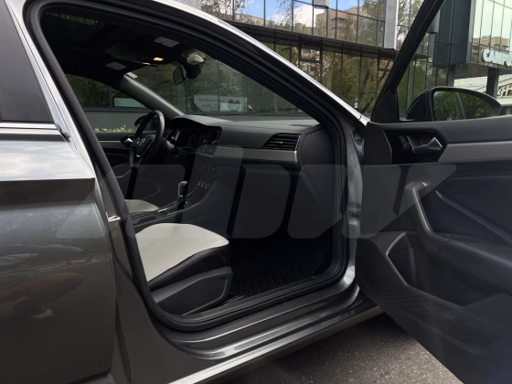 Volkswagen Jetta (7)