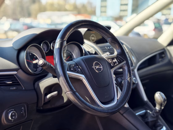 Opel Zafira Tourer (8)