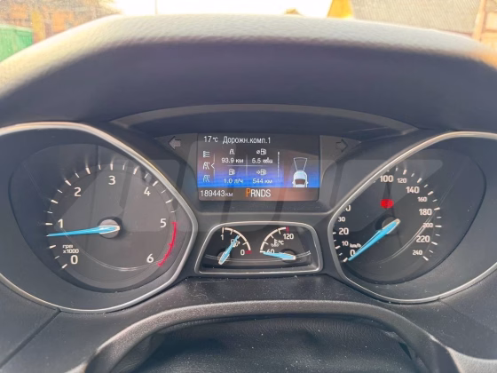 Ford Focus (9)