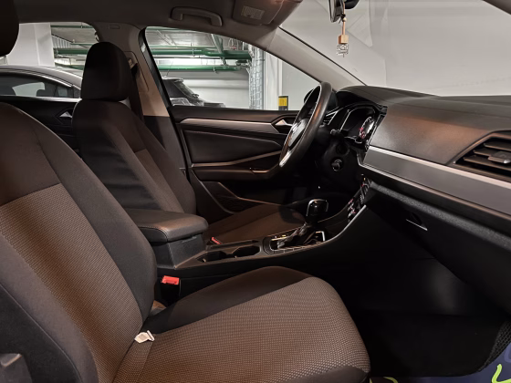 Volkswagen Jetta (12)