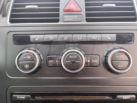 Volkswagen Touran (10)