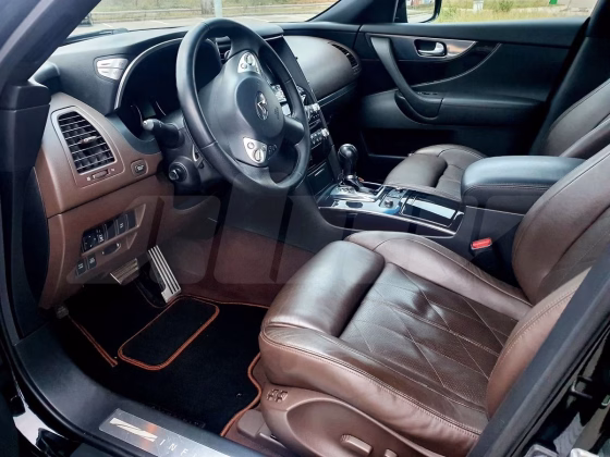 Infiniti FX (11)
