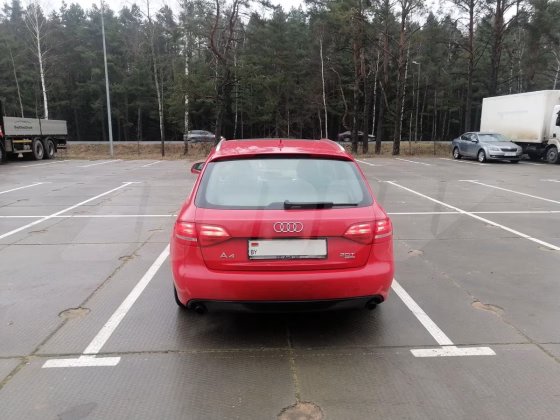 Audi A4 (3)