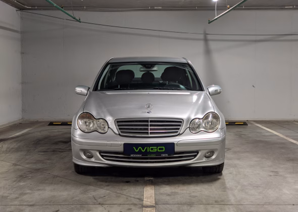 Mercedes-Benz C 220 (2)
