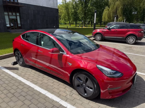Tesla Model 3 (4)