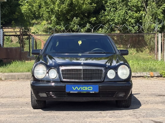 Mercedes-Benz E 220 (2)