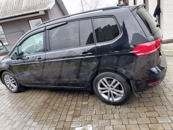 Volkswagen Touran (3)