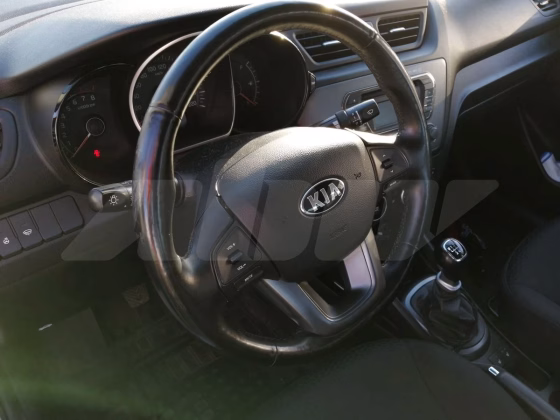 Kia Rio (4)