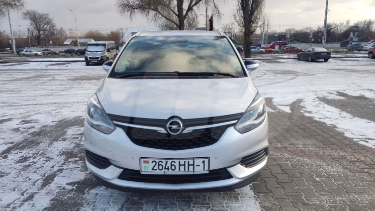 Opel Zafira (1)