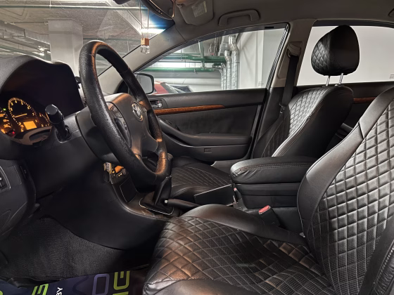 Toyota Avensis (8)