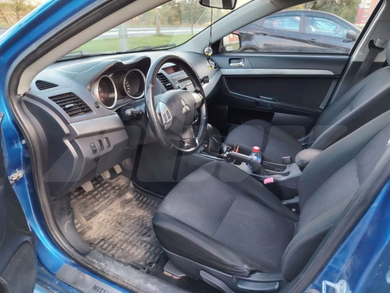 Mitsubishi Lancer (10)
