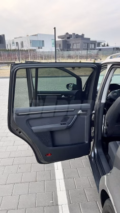 Volkswagen Touran (8)