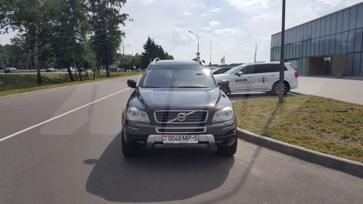 Volvo XC90 (2)