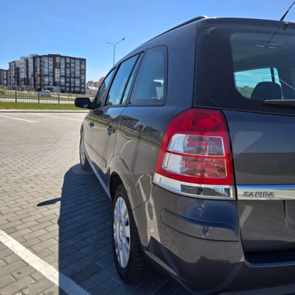 Opel Zafira (6)