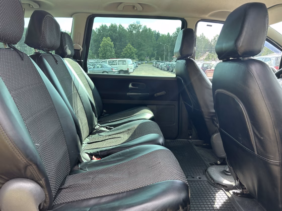 Volkswagen Sharan (12)