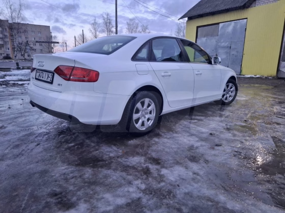 Audi A4 (2)