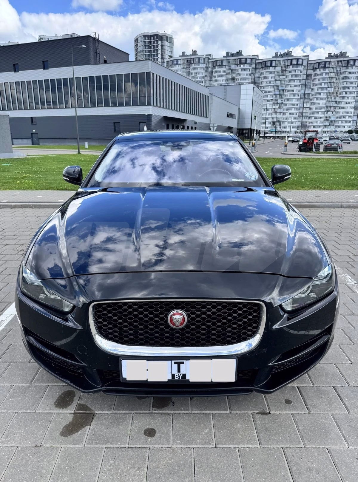 Jaguar XE