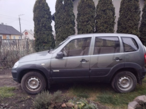 Chevrolet Niva (3)