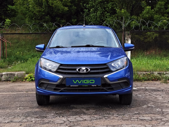 Lada Granta (2)
