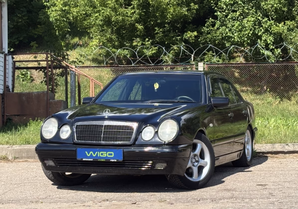 Mercedes-Benz E 220