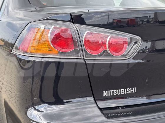 Mitsubishi Lancer (9)