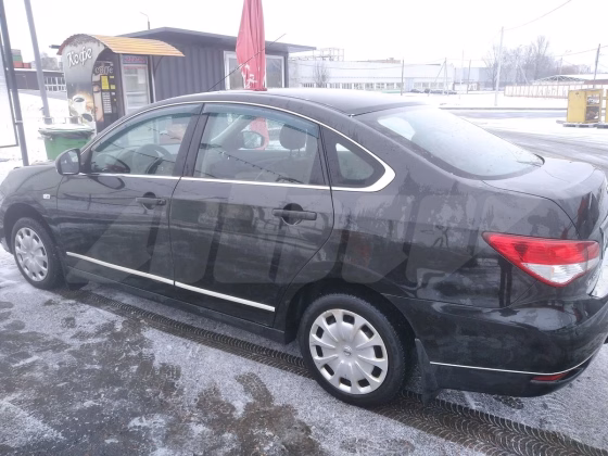 Nissan Almera (5)
