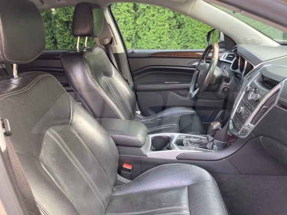 Cadillac SRX (6)