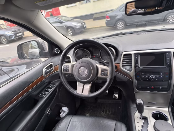 Jeep Grand Cherokee (11)